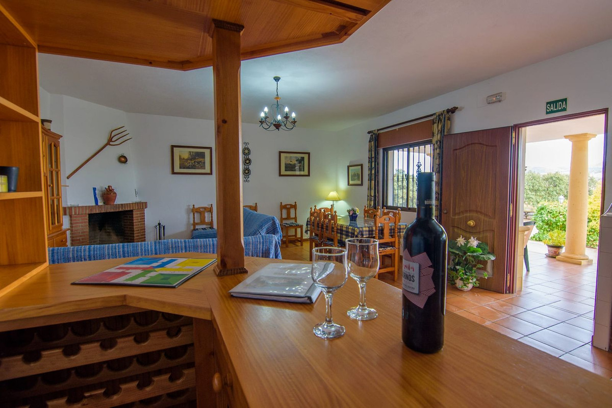 b3772eafad5fa665272493c59948b653 - 33