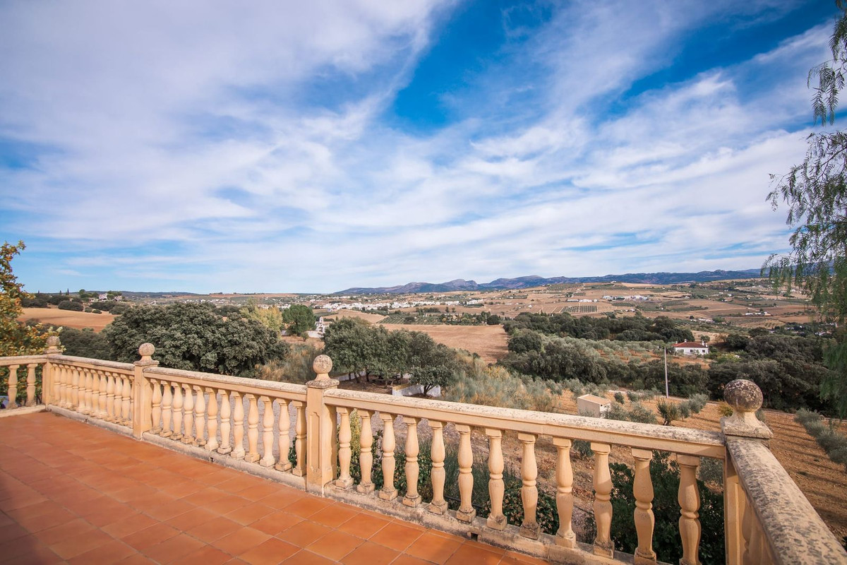 b3772eafad5fa665272493c59948b653 - 4