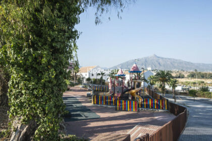 b487e9940578832c2d681ef4588f84f9 - 23