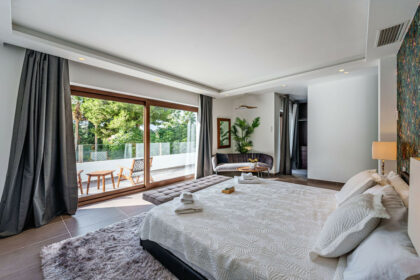 b4c794c9b2fa3acaa19b3dfa1da4d320 - 12