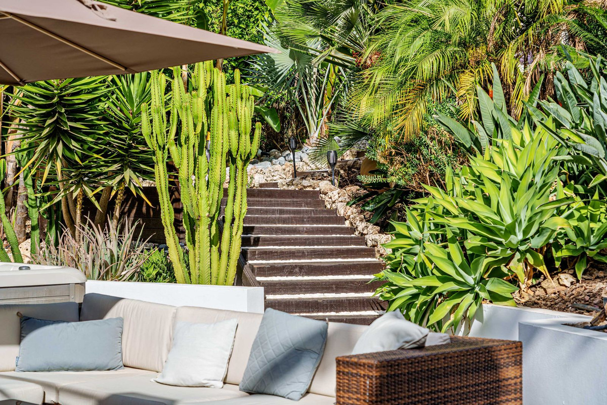 b4c794c9b2fa3acaa19b3dfa1da4d320 - 2