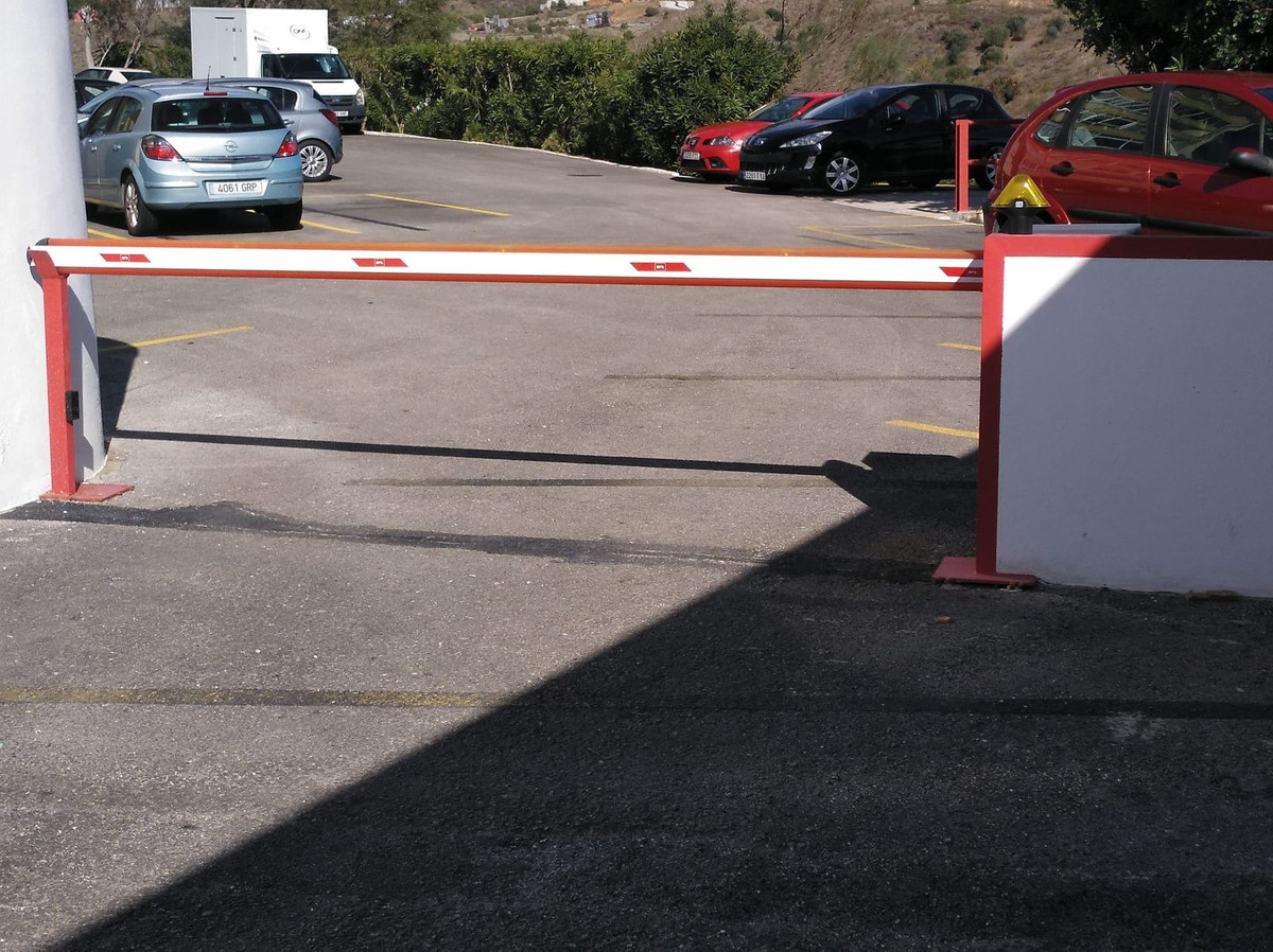 b4eb8100cd354a8d6a48496dd8359053 - 16