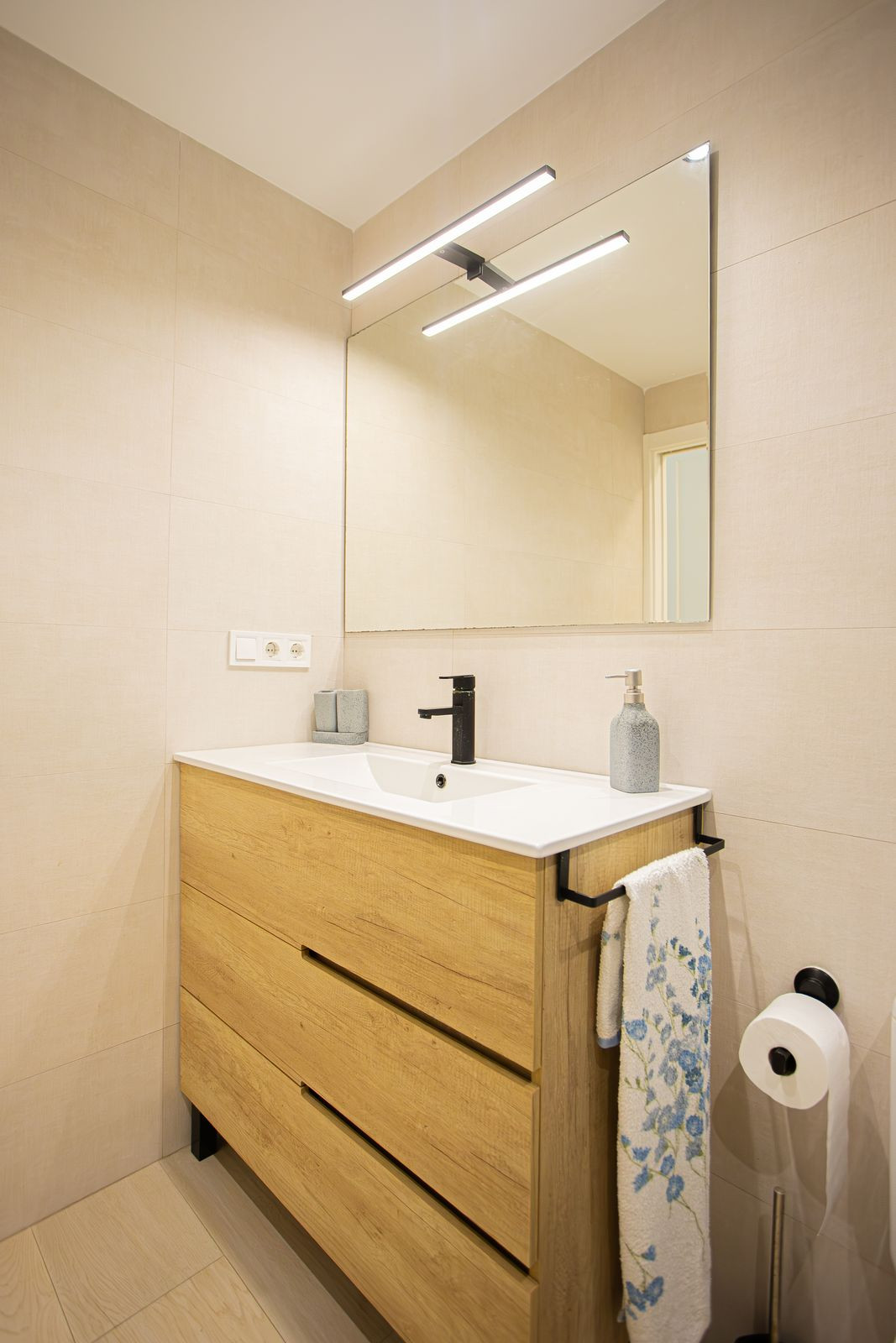 b6a1c37c8c8cfb9f781674ed6669dc32 - 16