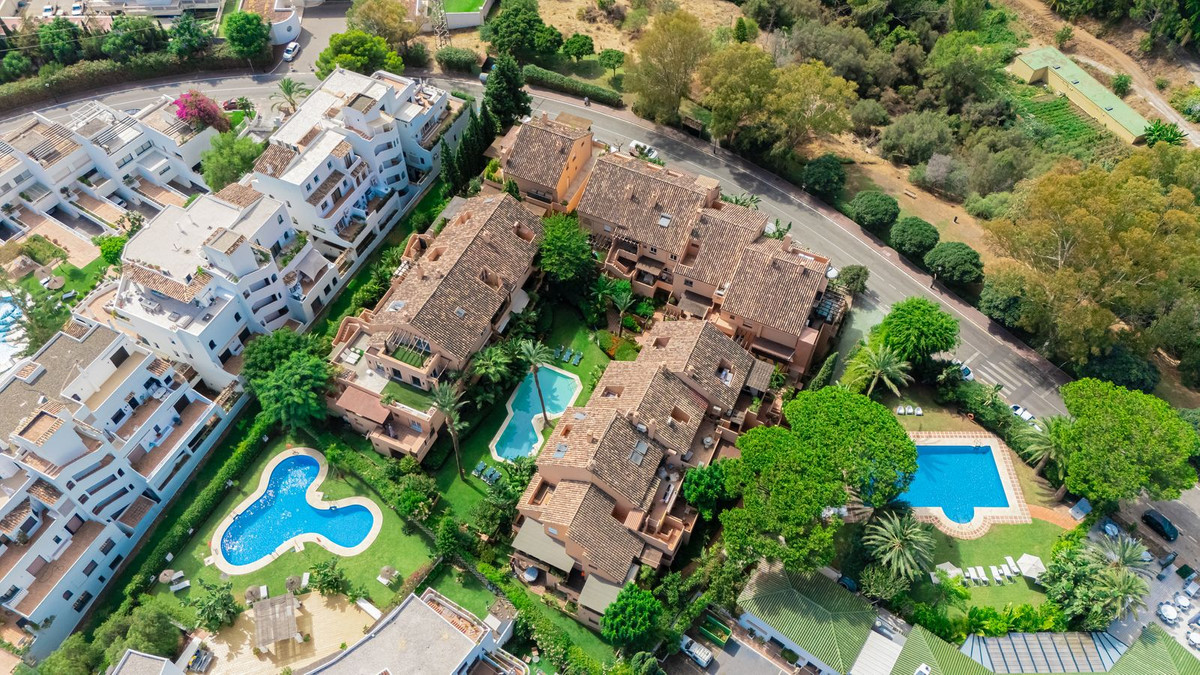 b6a1c37c8c8cfb9f781674ed6669dc32 - 25