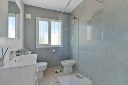 b6c8de7580693854cf5442167a2b33a8 - 15