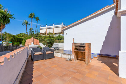 b6c8de7580693854cf5442167a2b33a8 - 23