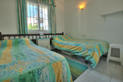 b6f29ab9a95cb5e54fc2261417629833 - 13