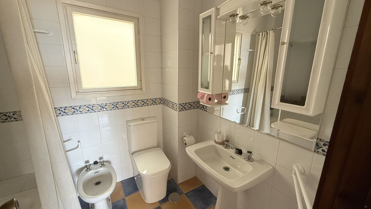 b7291b8f5914d208518b4de27b7d1879 - 12