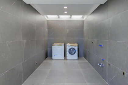 b791f1145380a40bb5a49928ee08fa41 - 12