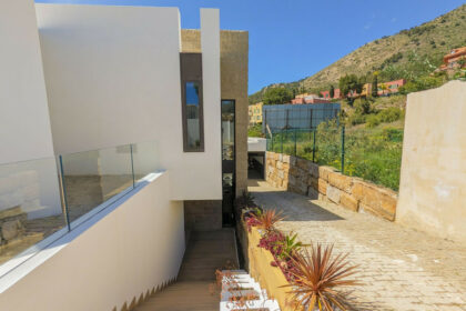 b791f1145380a40bb5a49928ee08fa41 - 34