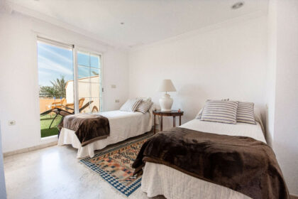 b942047e9fbef55cabdb4b7d1db1e0fa - 26