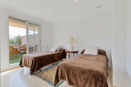 b942047e9fbef55cabdb4b7d1db1e0fa - 40