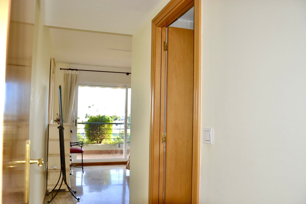 b952c2d374a78262a68d349db4017fce - 22