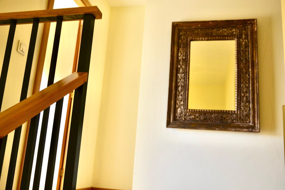 b952c2d374a78262a68d349db4017fce - 39