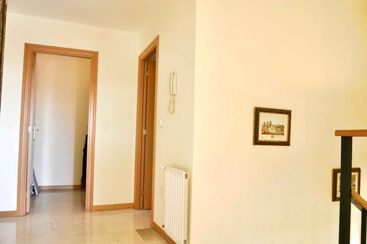 b952c2d374a78262a68d349db4017fce - 40