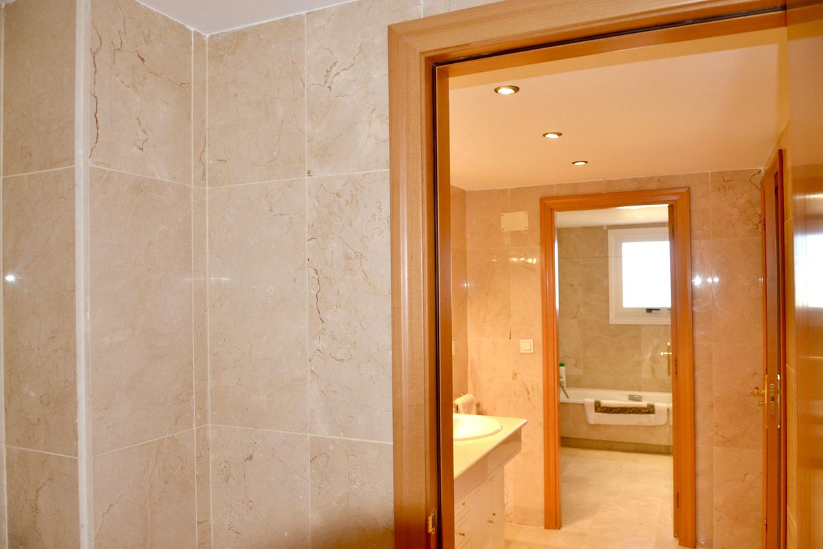 b952c2d374a78262a68d349db4017fce - 63