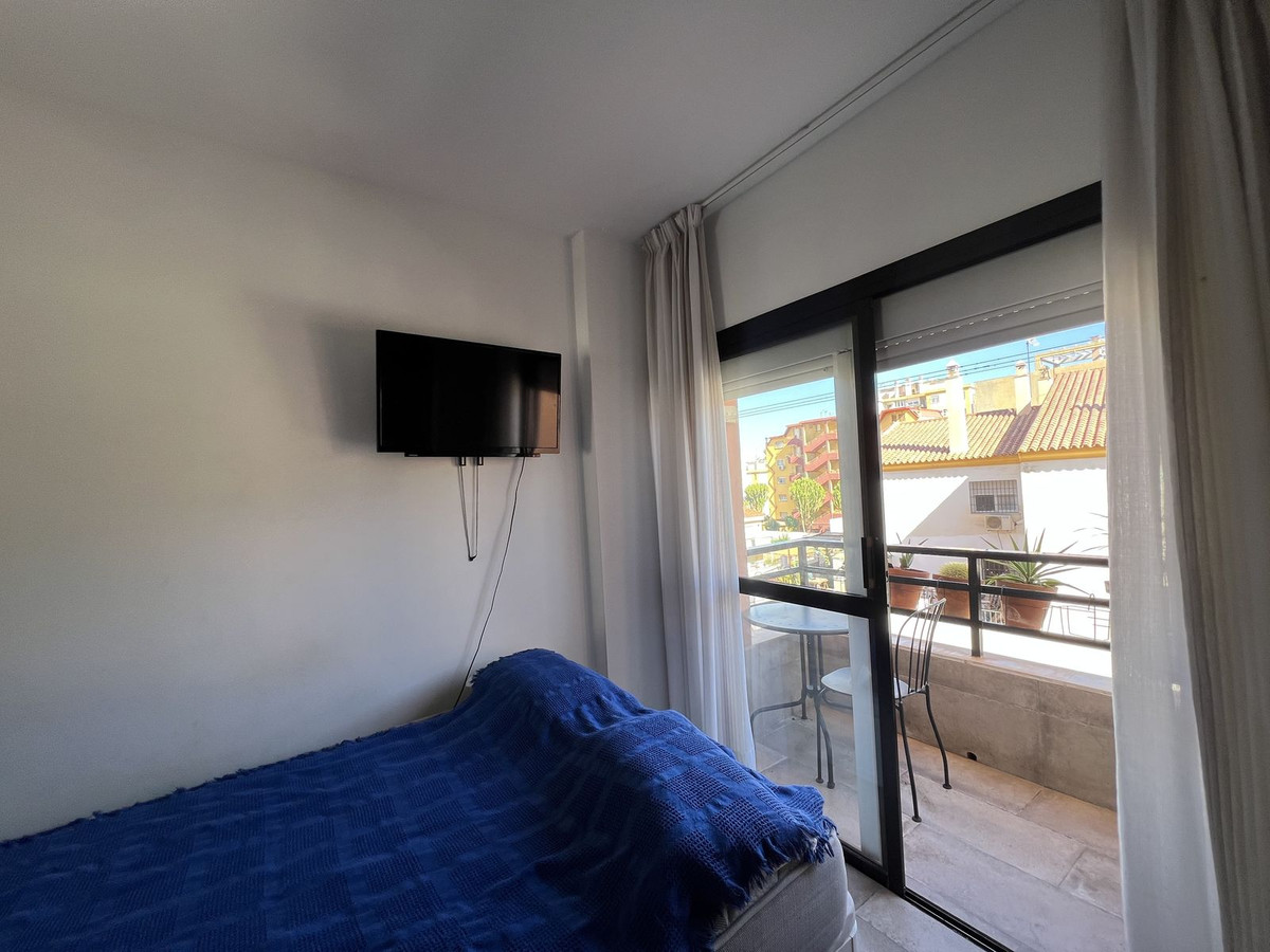 b962592c1dc2b4daa898a5c3e6d53d06 - 10