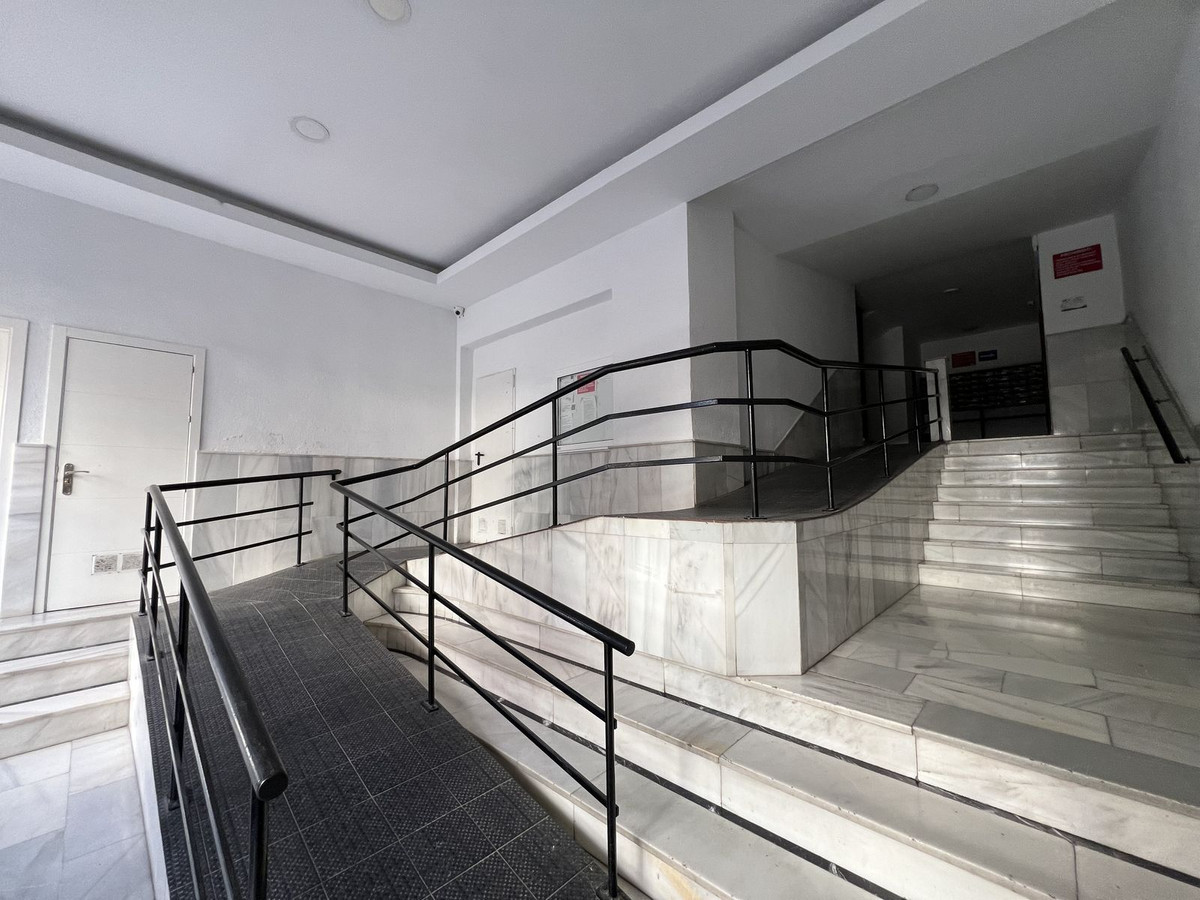 b962592c1dc2b4daa898a5c3e6d53d06 - 23