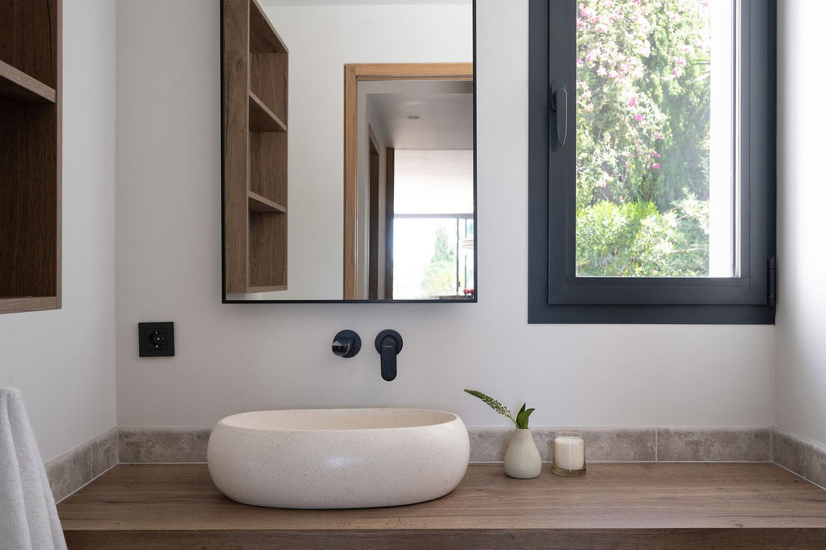 ba07f90d36773649d861887f2a766695 - 15