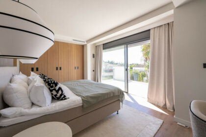 ba07f90d36773649d861887f2a766695 - 18