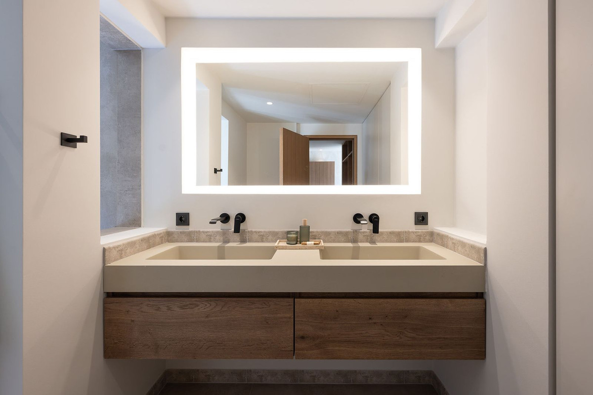 ba07f90d36773649d861887f2a766695 - 25