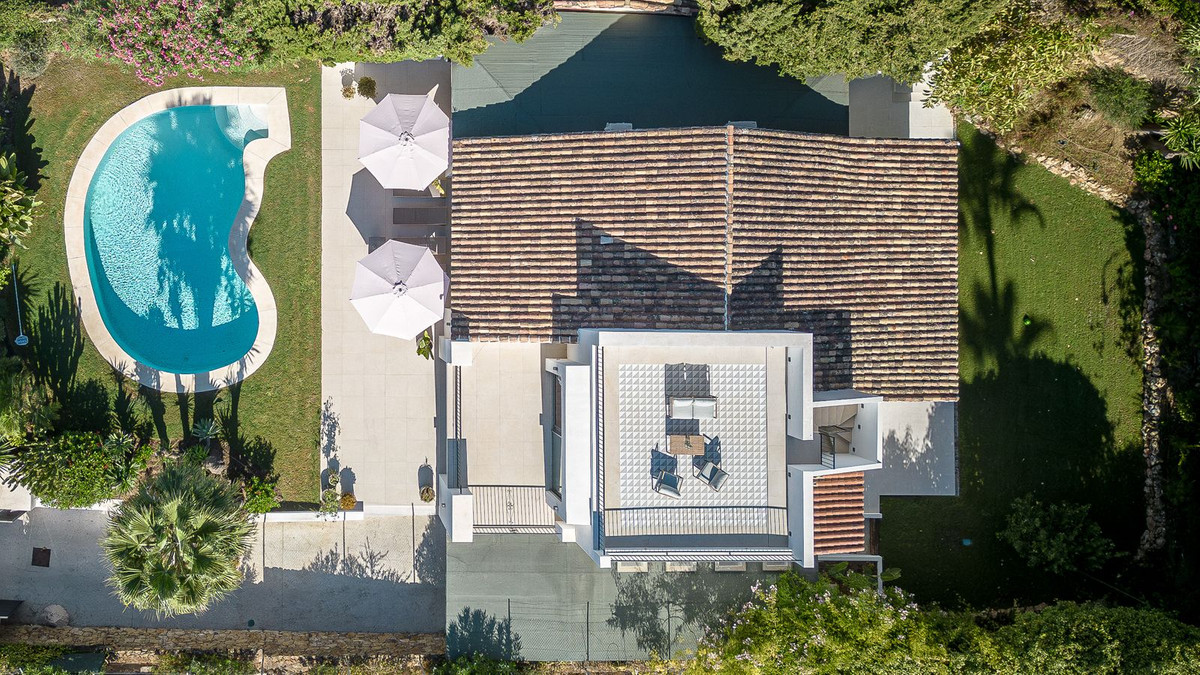 ba07f90d36773649d861887f2a766695 - 36