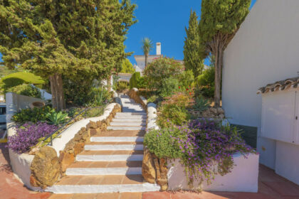 ba5bbe527b45251fce61d22b11d5bd31 - 12