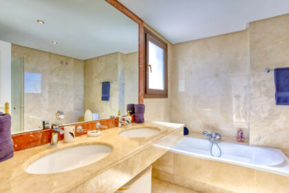 bb58a6bc5e1398dda4167efdecc06fa7 - 24