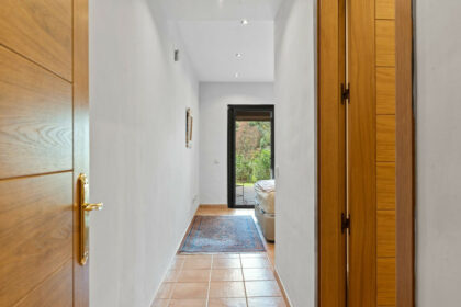 bb9ee7509026f0de668a36cd7717fe2c - 12