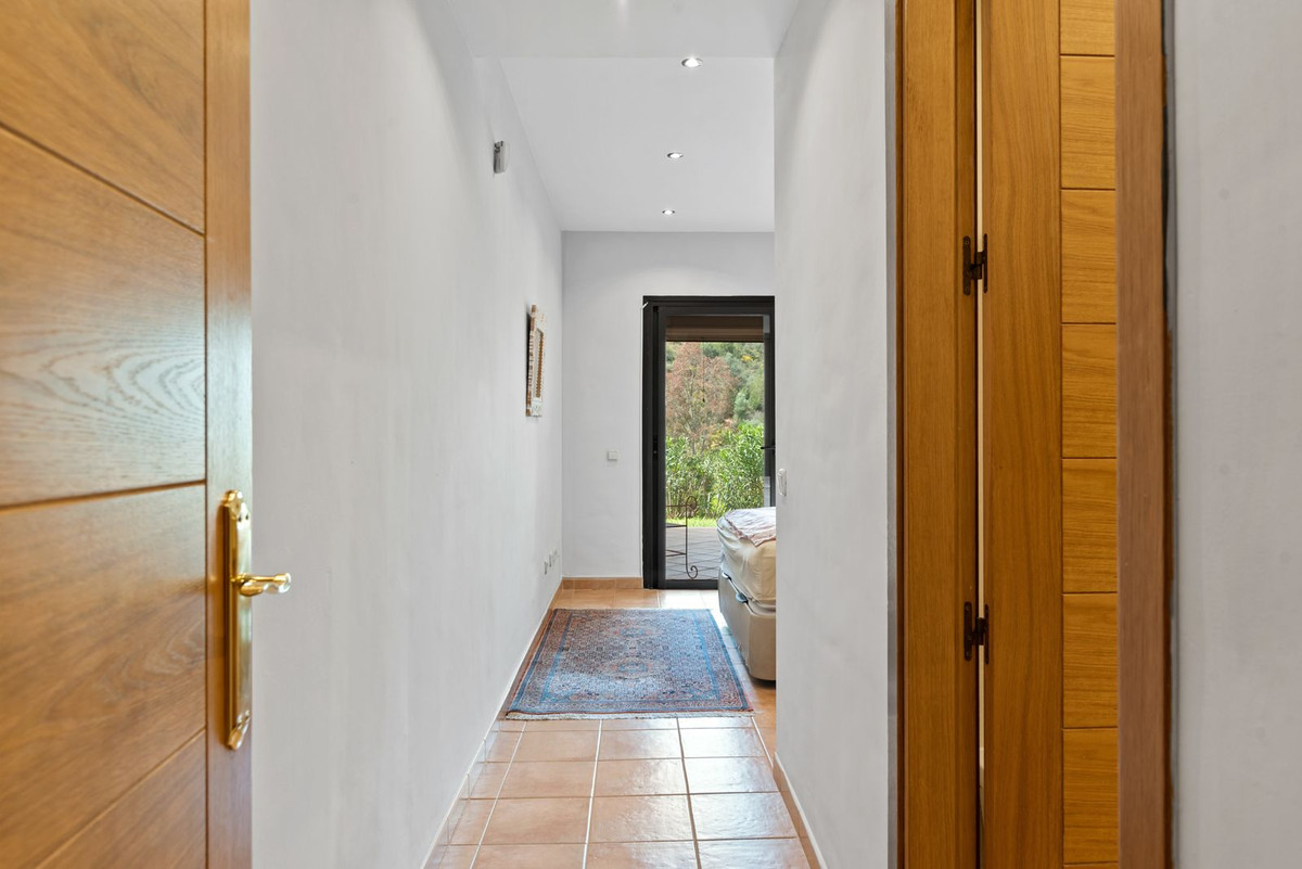 bb9ee7509026f0de668a36cd7717fe2c - 12