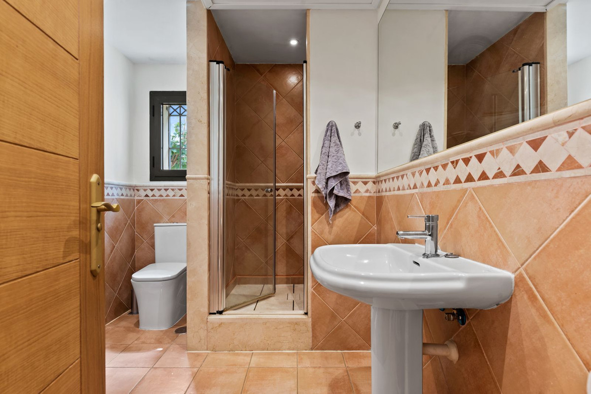 bb9ee7509026f0de668a36cd7717fe2c - 13