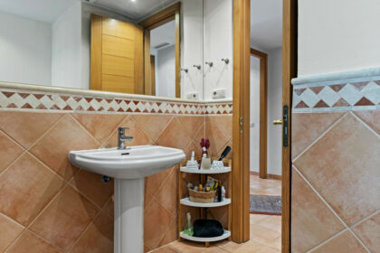 bb9ee7509026f0de668a36cd7717fe2c - 16