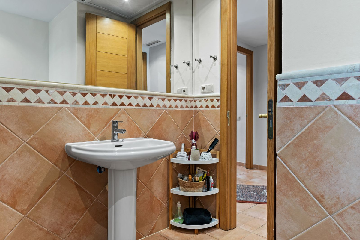 bb9ee7509026f0de668a36cd7717fe2c - 16