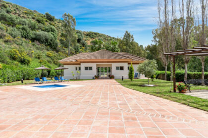 bb9ee7509026f0de668a36cd7717fe2c - 20