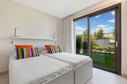 bbaf3626145ca1443a4eaf55df2ce931 - 19