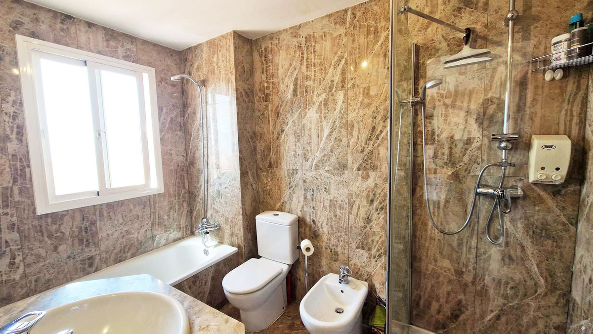 bbbe5d3309ae443d57df1adaeb41f32f - 11