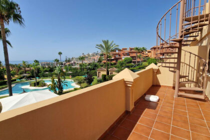 bbbe5d3309ae443d57df1adaeb41f32f - 12