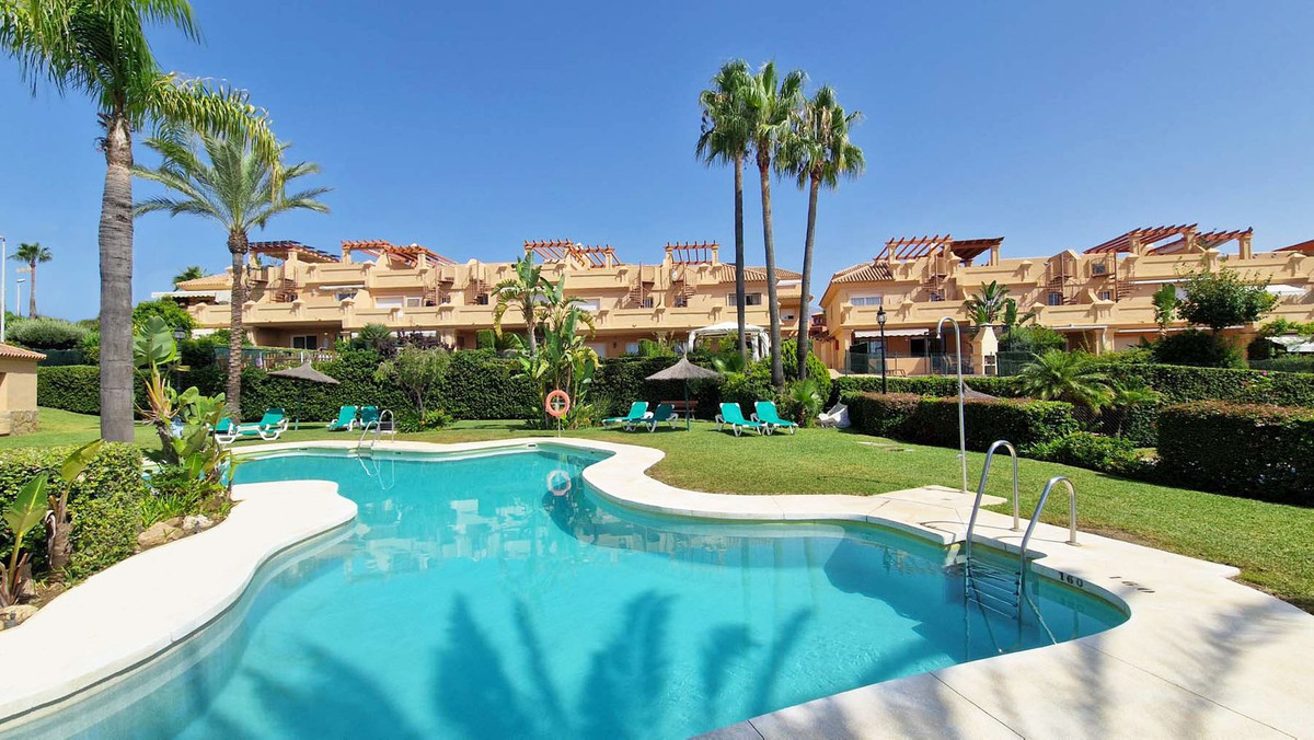 bbbe5d3309ae443d57df1adaeb41f32f - 17