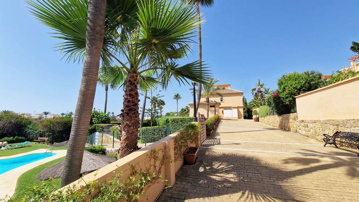 bbbe5d3309ae443d57df1adaeb41f32f - 20