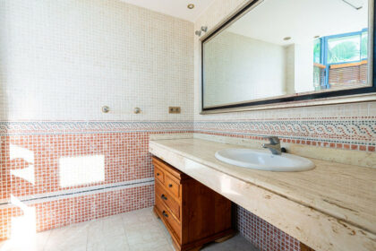 bc4c1201b1095ca59be06d1ffde69b59 - 20