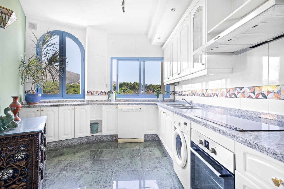 bc4c1201b1095ca59be06d1ffde69b59 - 22