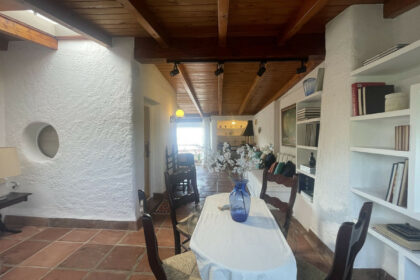 be53bee7f658681a670fddd3e2f80648 - 27