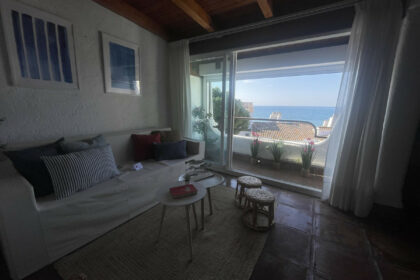 be53bee7f658681a670fddd3e2f80648 - 28