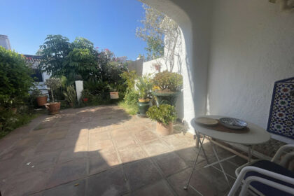 be53bee7f658681a670fddd3e2f80648 - 37