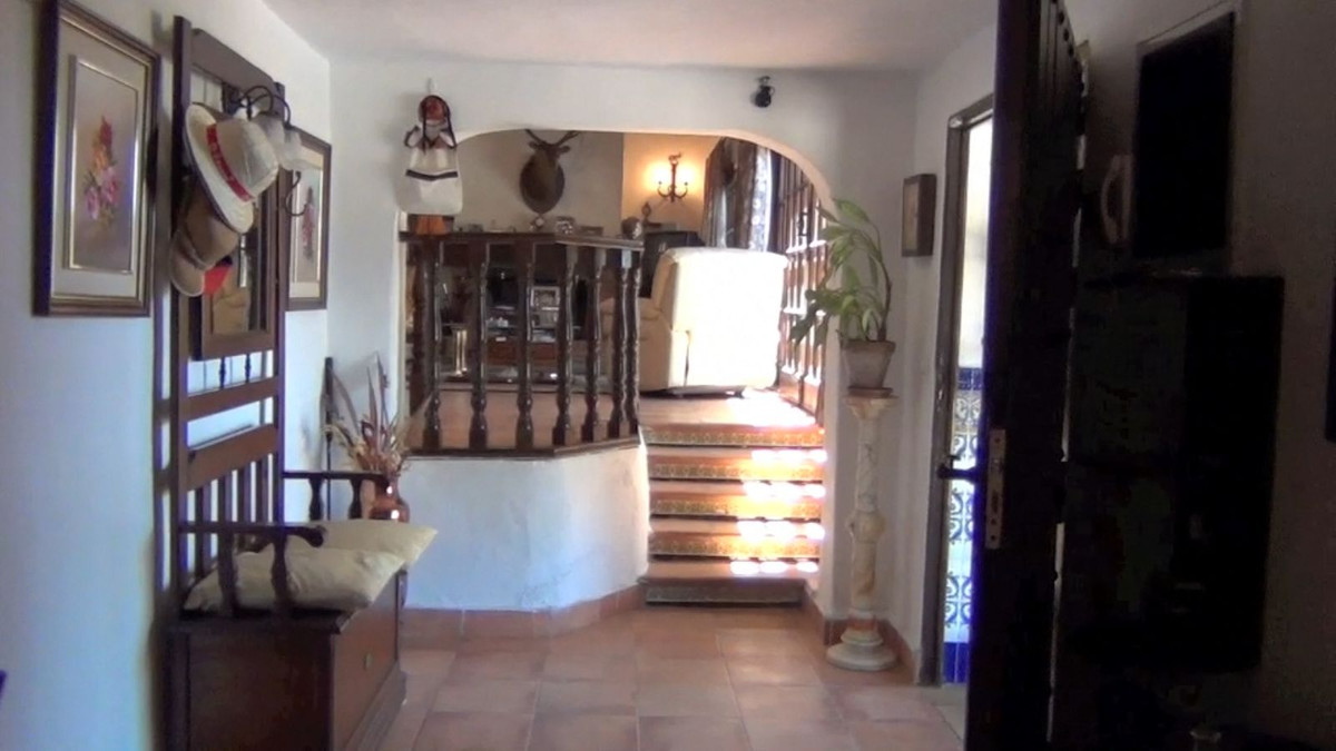 be8a8b10cff3a09708d0038cb23dff01 - 14