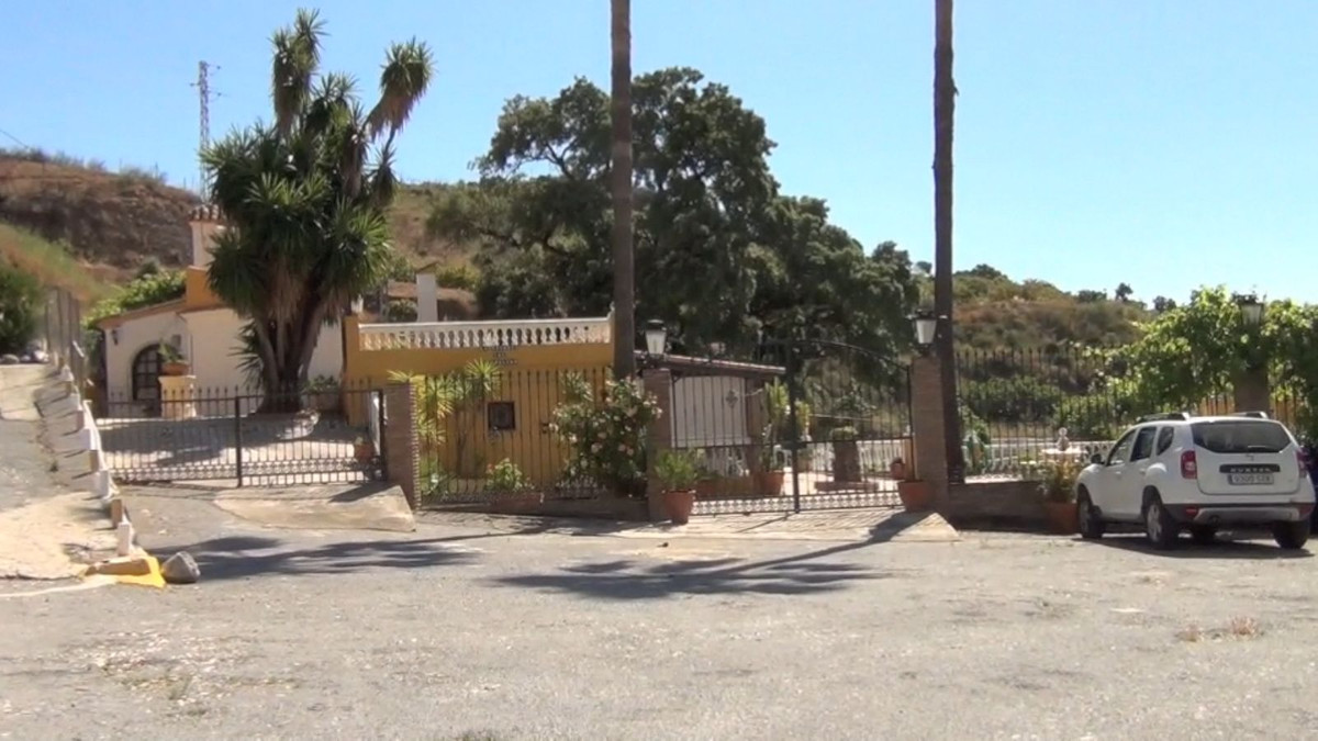 be8a8b10cff3a09708d0038cb23dff01 - 17