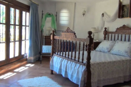 be8a8b10cff3a09708d0038cb23dff01 - 18