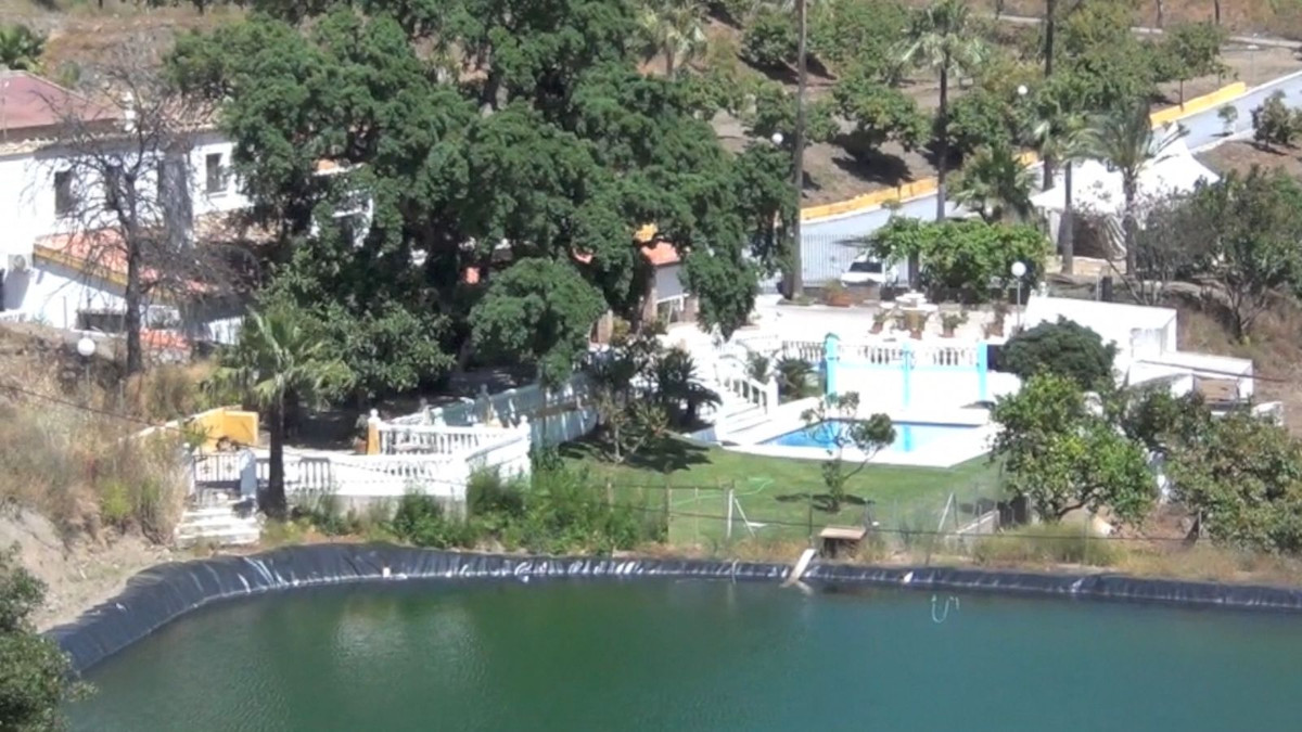 be8a8b10cff3a09708d0038cb23dff01 - 20