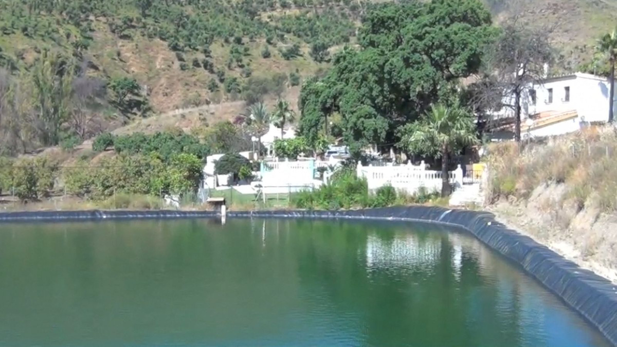 be8a8b10cff3a09708d0038cb23dff01 - 23