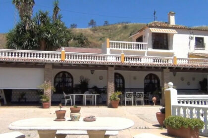 be8a8b10cff3a09708d0038cb23dff01 - 3